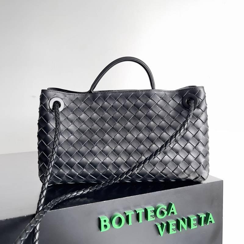 Bottega Veneta Bottega Veneta Andiamo East/West Small Tote Bag